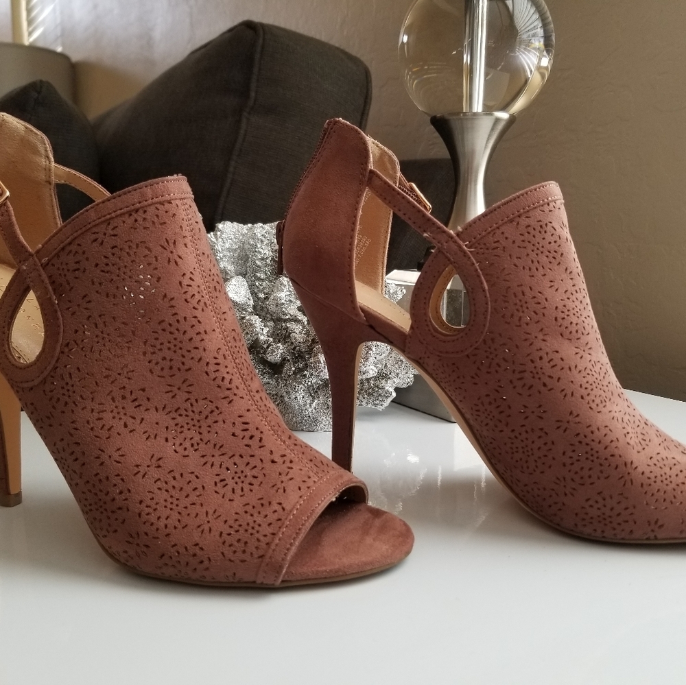 Mauve LC Lauren Conrad Pumps